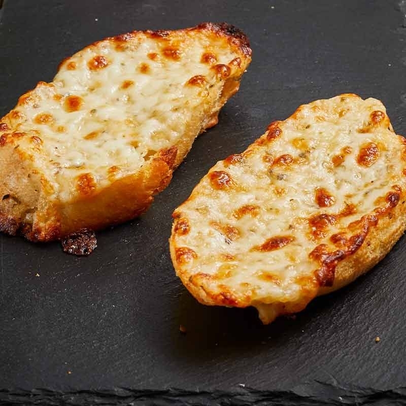 Garlic bread supreme